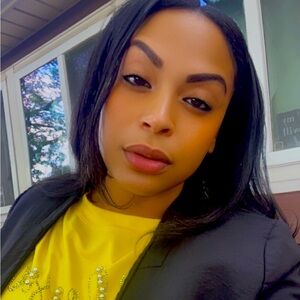 Meet your Posher, Regina